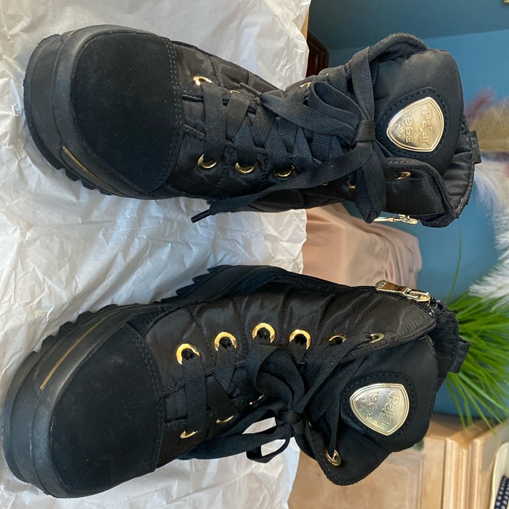 Snow, raining boots. Warm, comfy, and excellent pair. Lightweight.